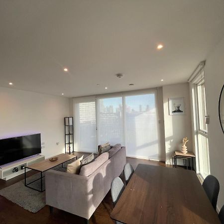 Immaculate 2Bed Apartment In London- City Views Extérieur photo
